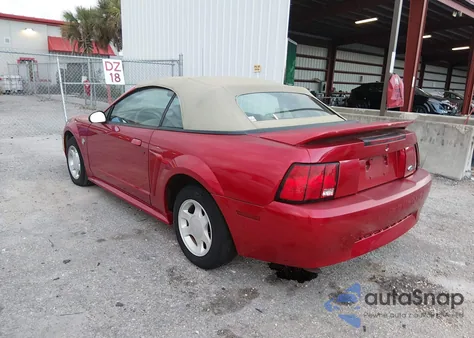 1999 Ford Mustang z USA, uszkodzony, nr VIN 1FAFP444XXF221757